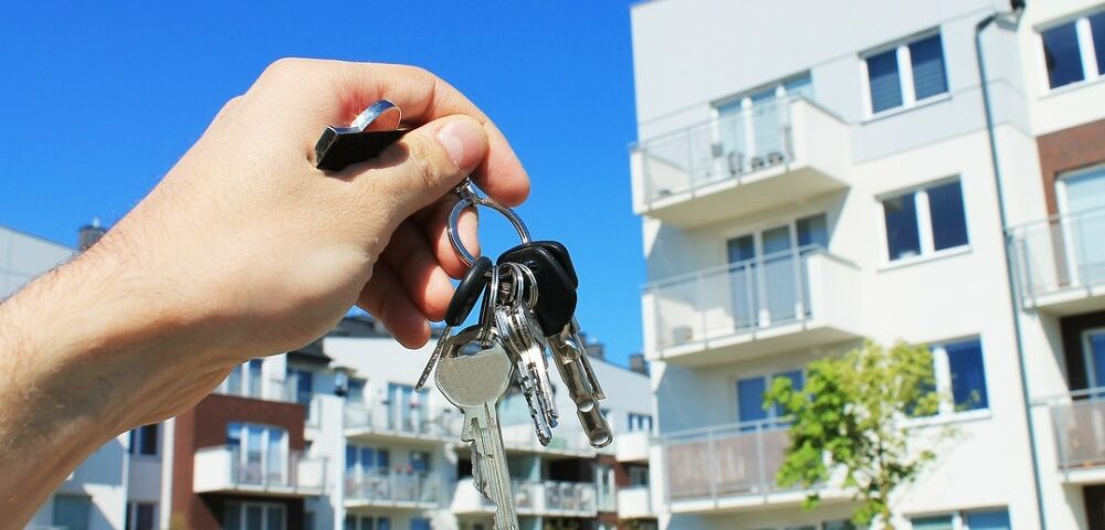 klucze do mieszkania na osiedlu